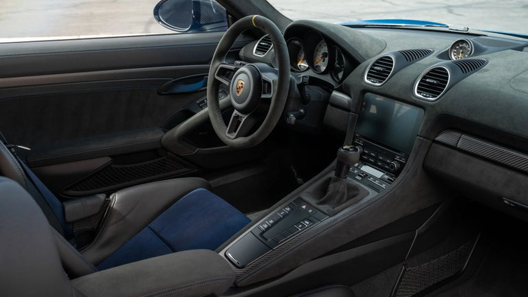Porsche 718 Cayman GT4 RS