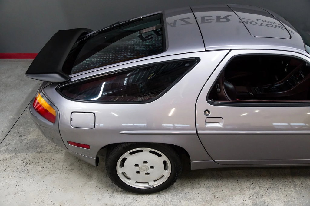 Porsche 928 S4