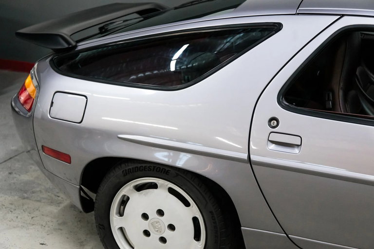 Porsche 928 S4