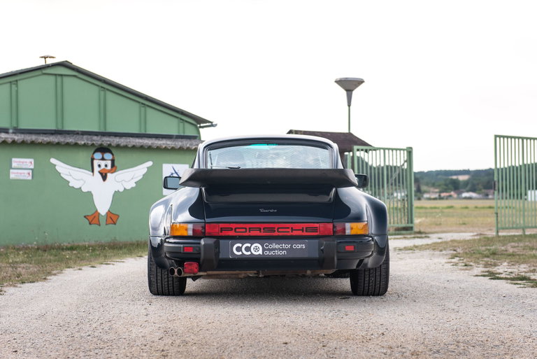 Porsche 911 Turbo 3.3