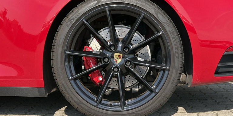 Porsche 992 Carrera 4S