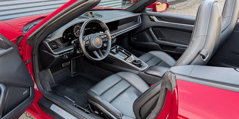 Porsche 992 Carrera 4S