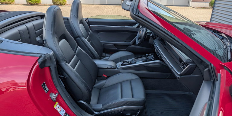 Porsche 992 Carrera 4S