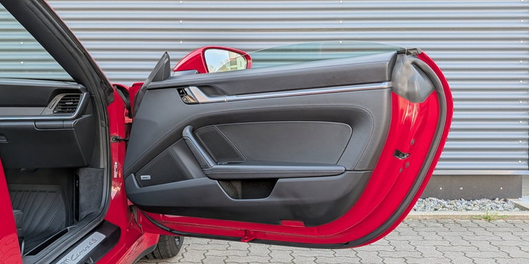 Porsche 992 Carrera 4S