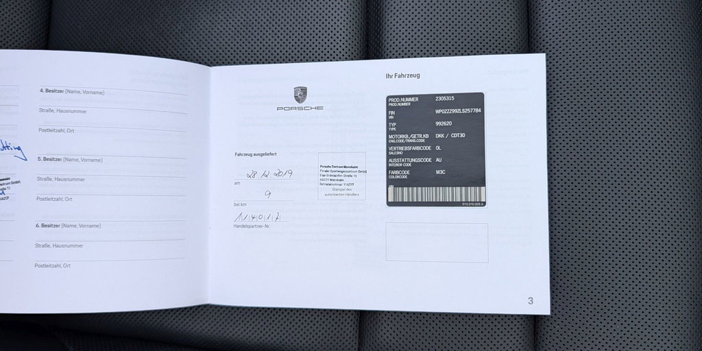 Porsche 992 Carrera 4S