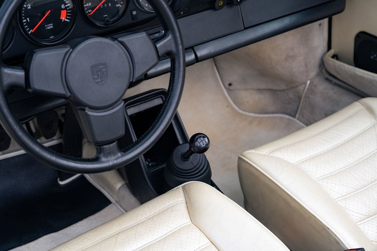 Porsche 911 Carrera 3.2