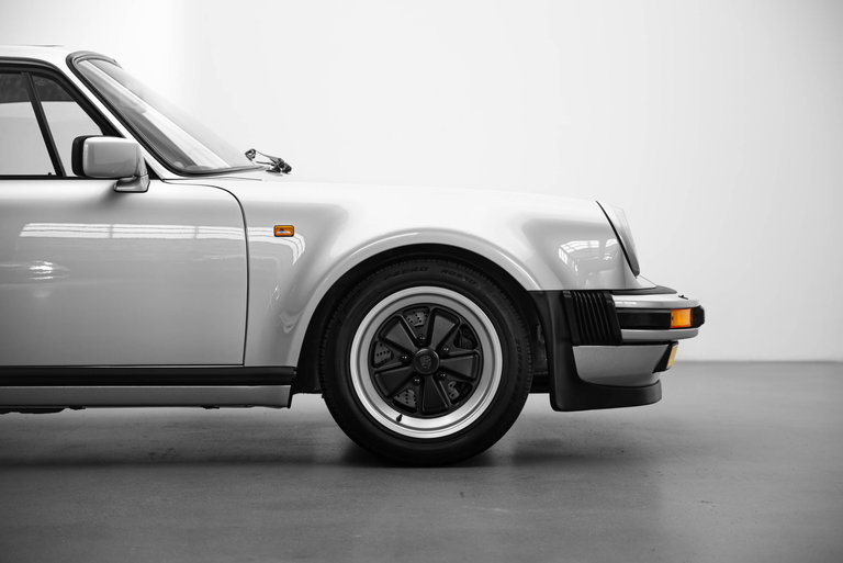 Porsche 911 Turbo 3.3