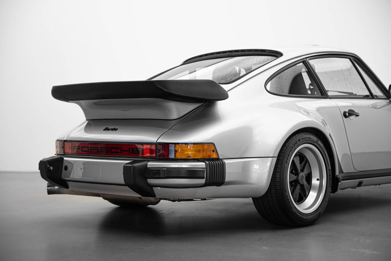 Porsche 911 Turbo 3.3