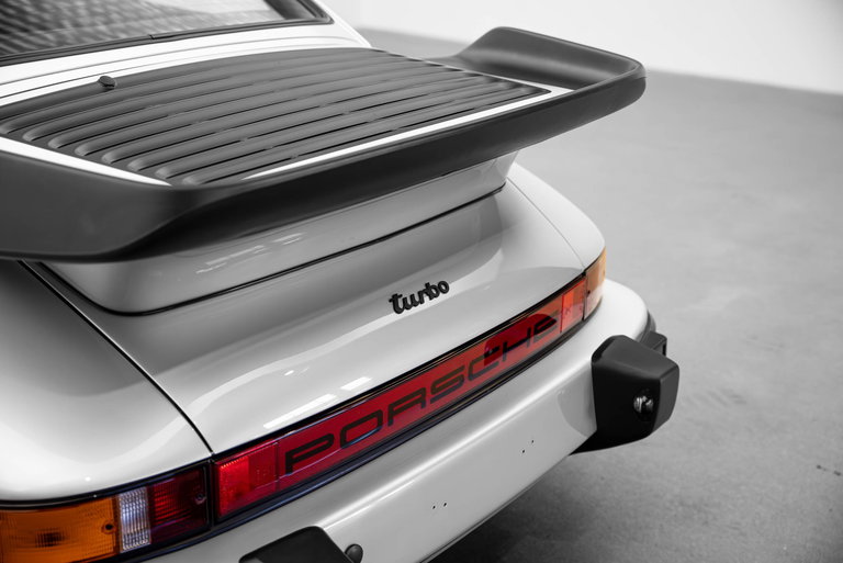 Porsche 911 Turbo 3.3