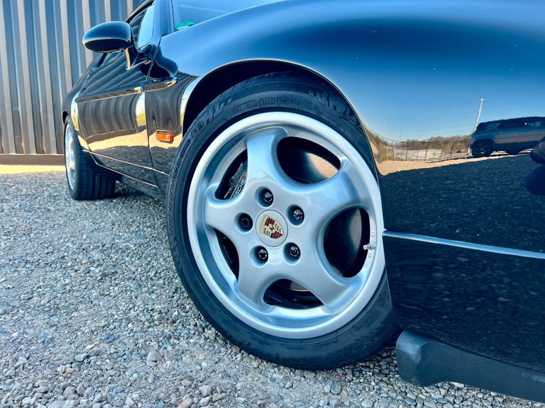 Porsche 928 GTS