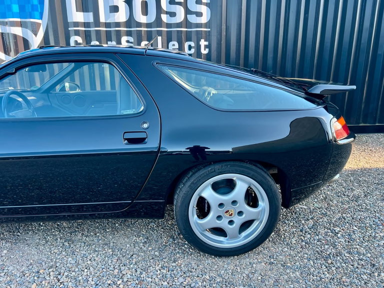 Porsche 928 GTS
