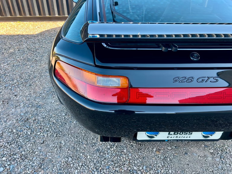 Porsche 928 GTS