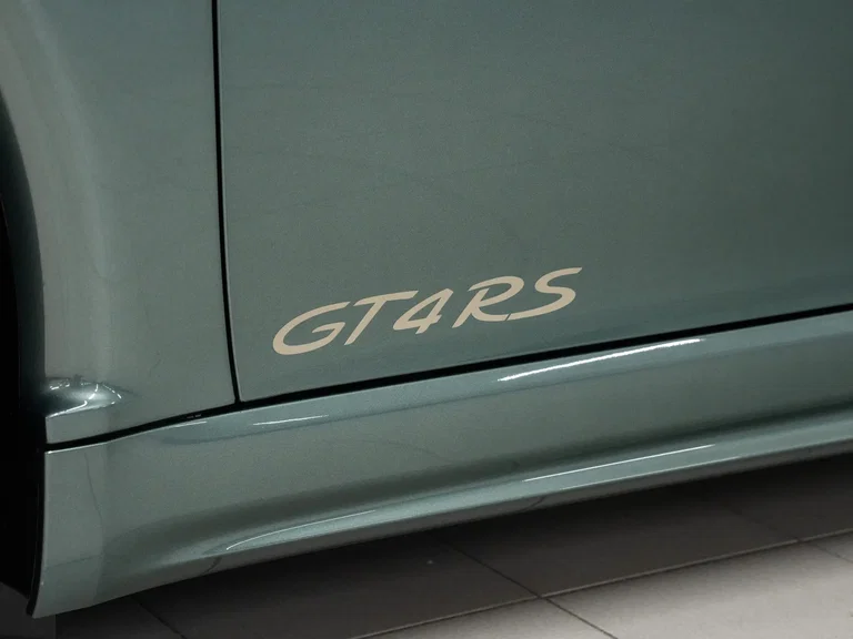 Porsche 718 Cayman GT4 RS