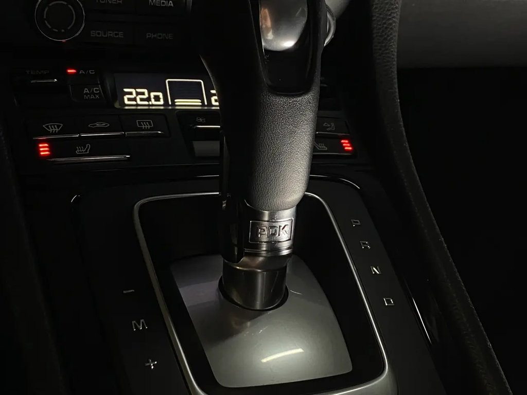 Porsche 718 Cayman T