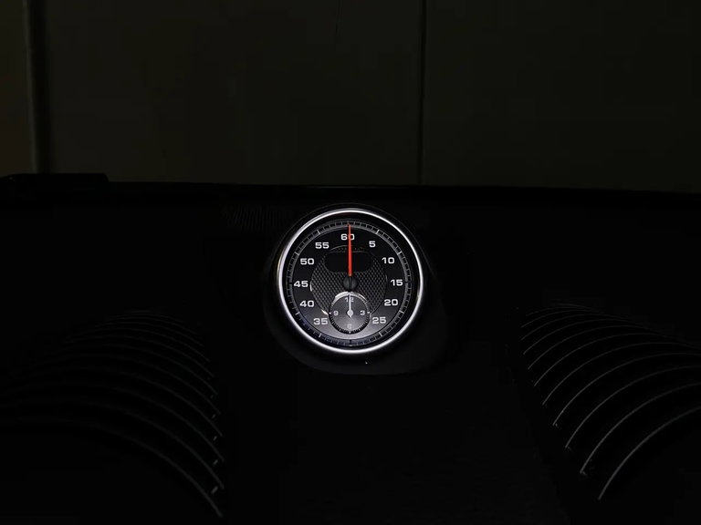 Porsche 718 Cayman T