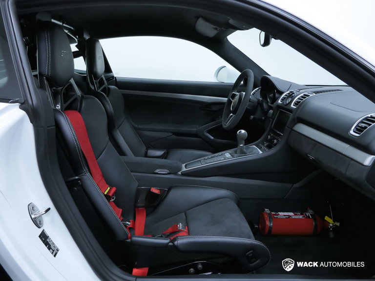 Porsche 981 Cayman GT4