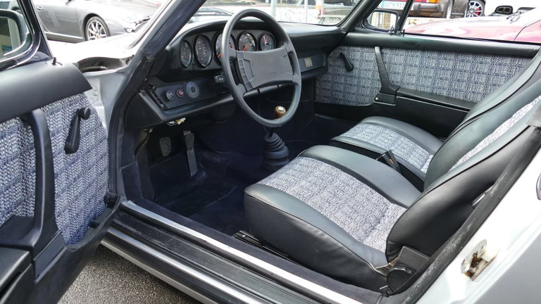 Porsche 911 “25 Jahre Jubiläumsmodell”