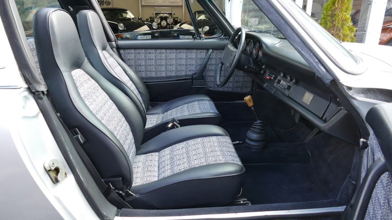 Porsche 911 “25 Jahre Jubiläumsmodell”