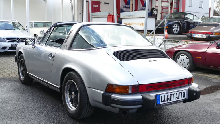 Porsche 911 “25 Jahre Jubiläumsmodell”