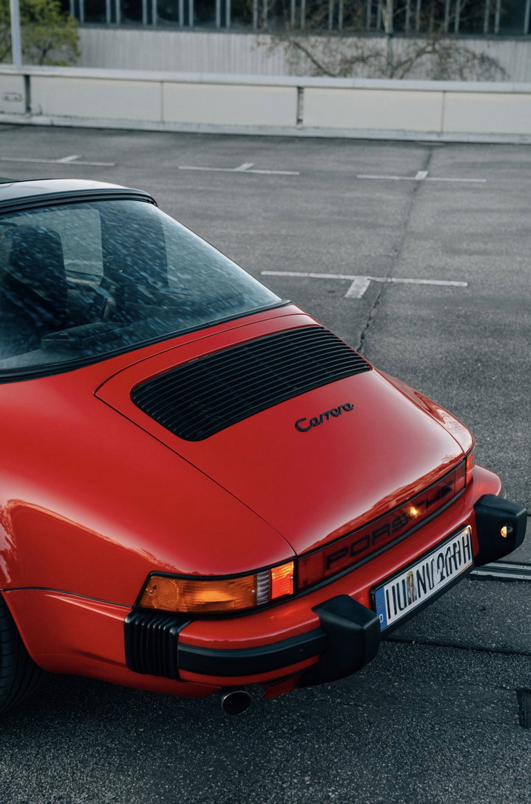 Porsche 911 Carrera 3.2 (US)