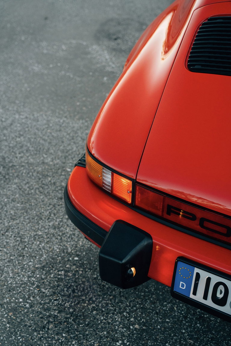 Porsche 911 Carrera 3.2 (US)