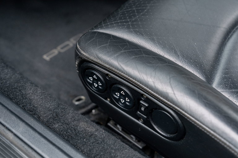 Porsche 993 Carrera 4