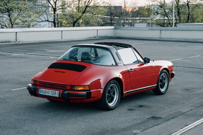 Porsche 911 Carrera 3.2 (US)
