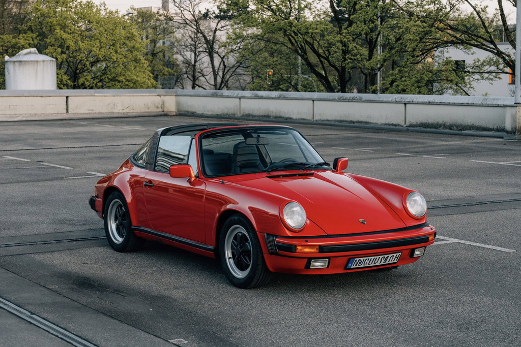 Porsche 911 Carrera 3.2 (US)