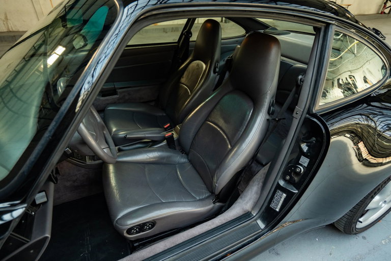 Porsche 993 Carrera 4S
