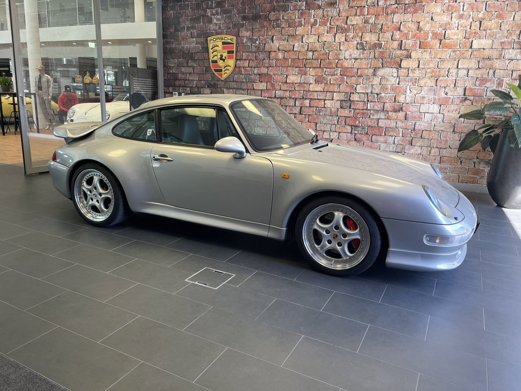 Porsche 993 Carrera 4S
