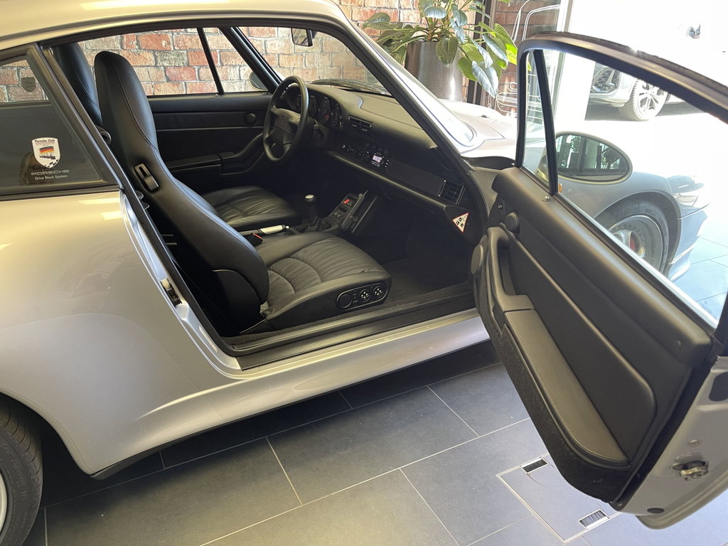 Porsche 993 Carrera 4S