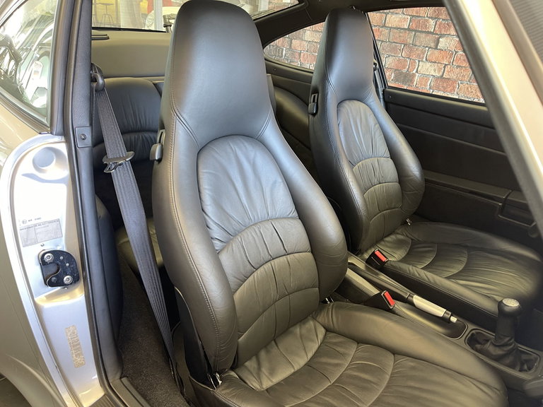 Porsche 993 Carrera 4S