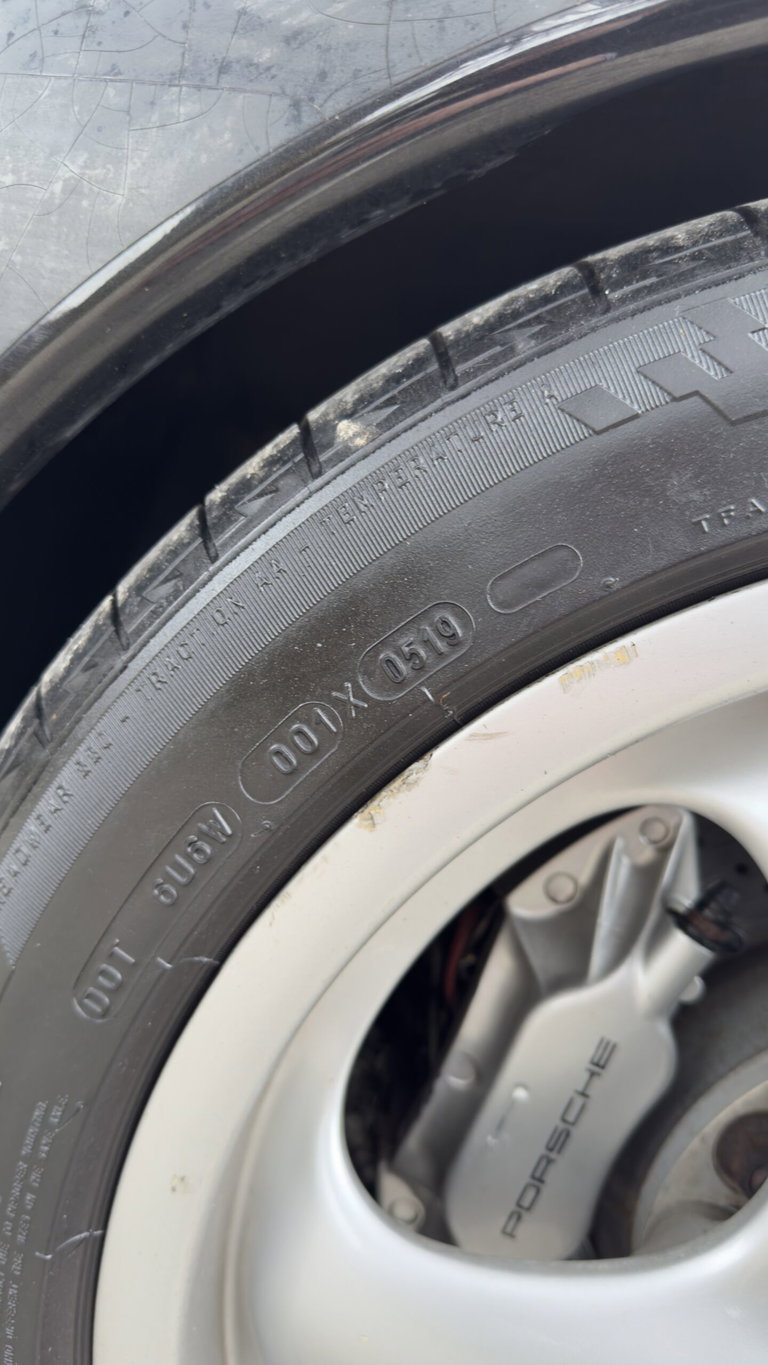 Porsche 993 Carrera 4