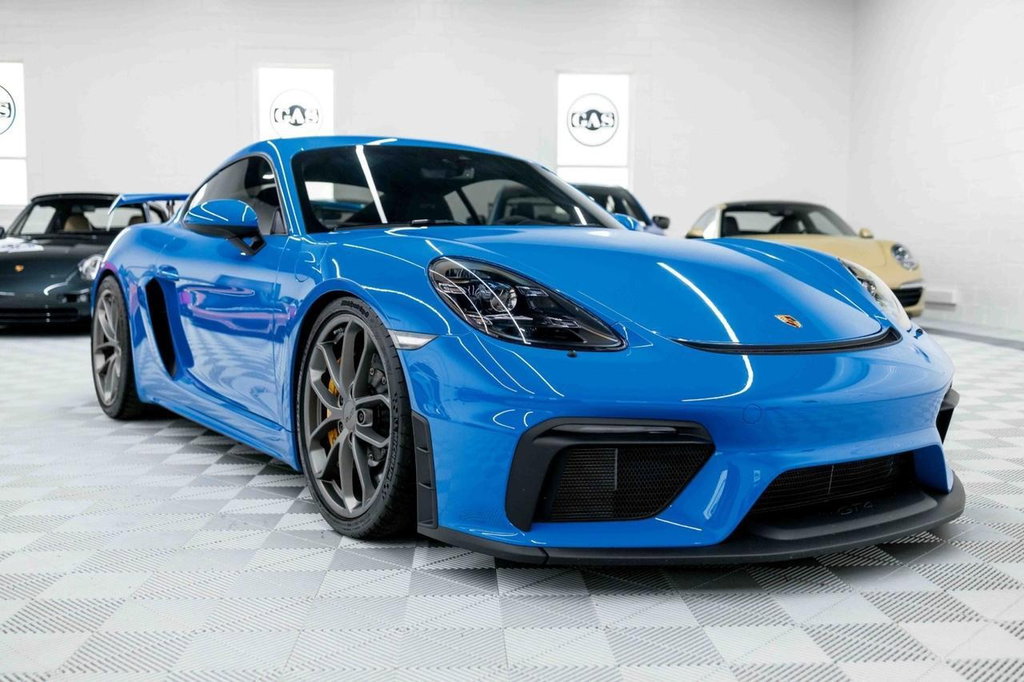 Porsche 718 Cayman GT4