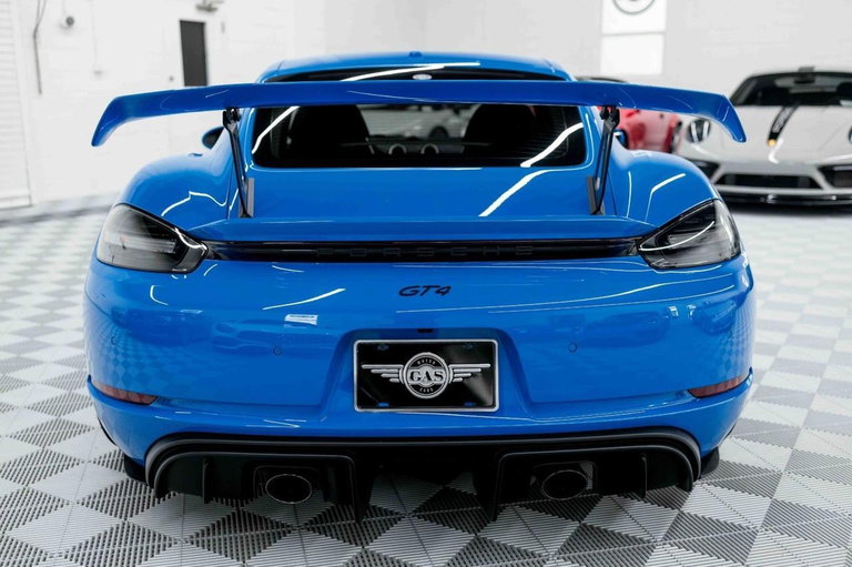 Porsche 718 Cayman GT4