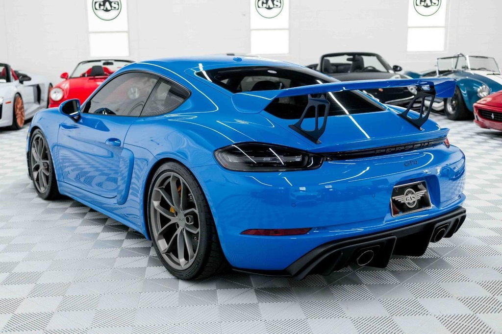 Porsche 718 Cayman GT4