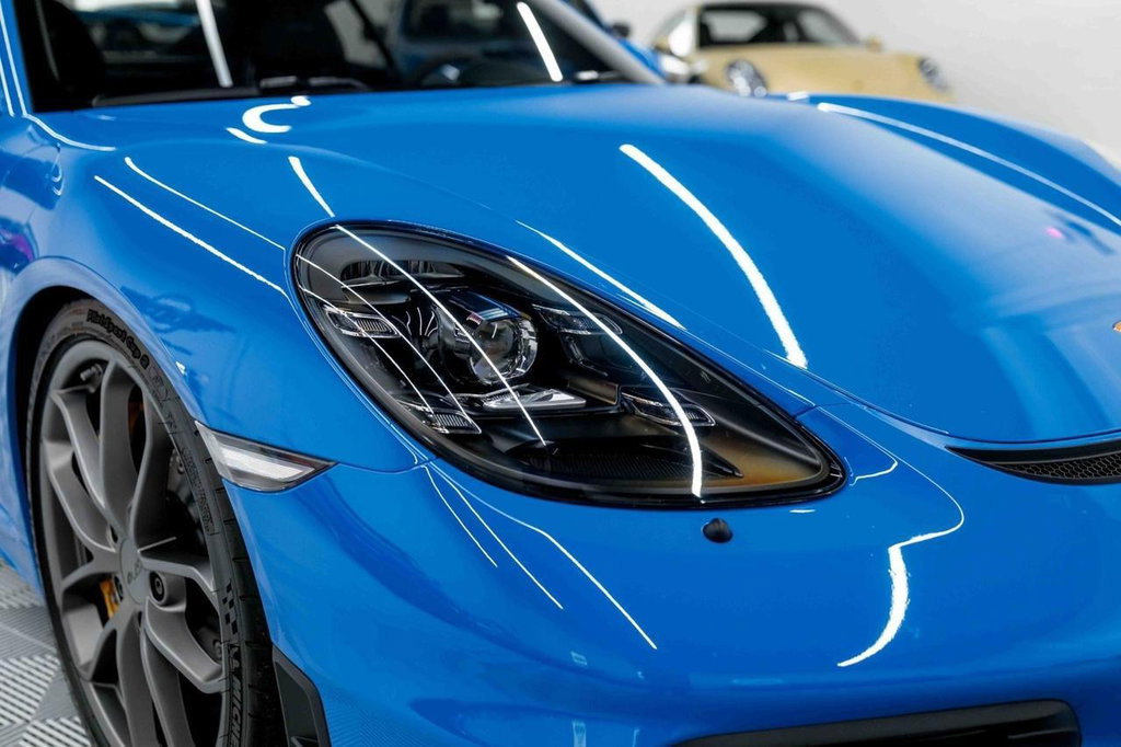 Porsche 718 Cayman GT4