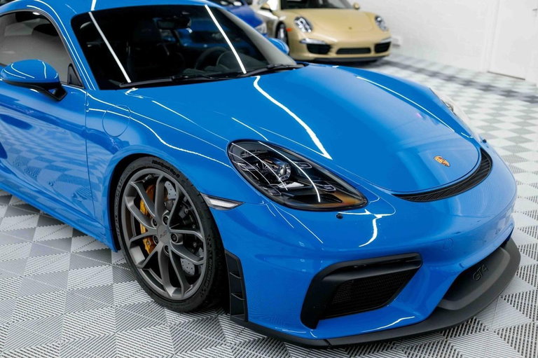Porsche 718 Cayman GT4
