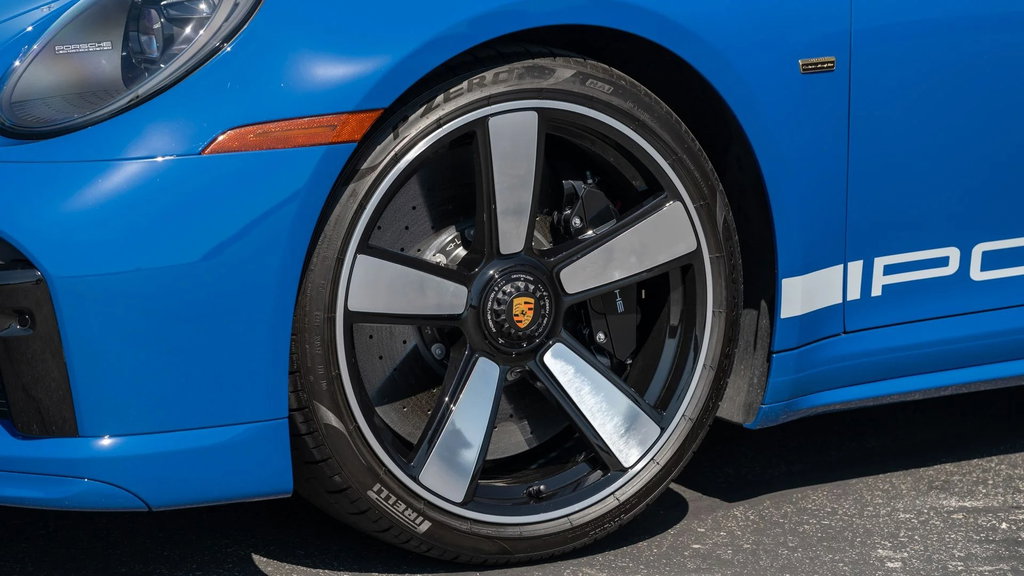 Porsche 992 Sport Classic