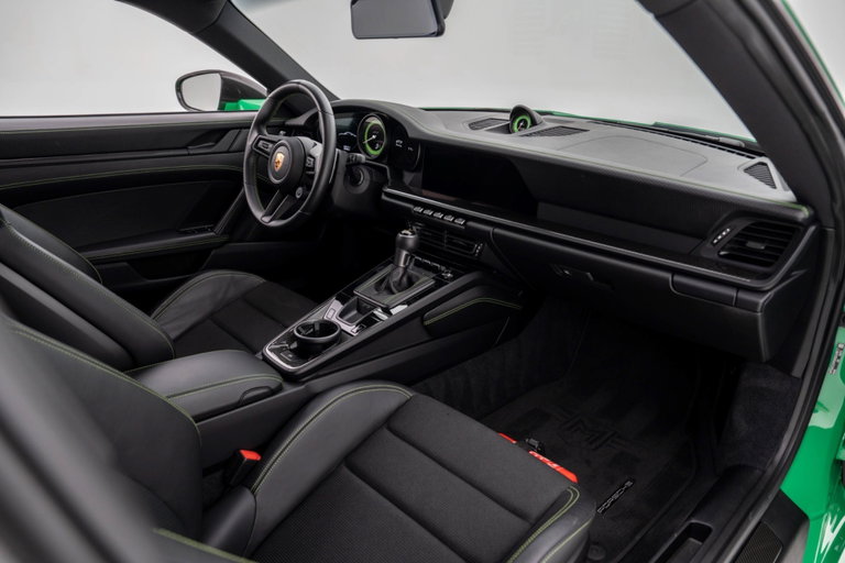 Porsche 992 GT3 Touring