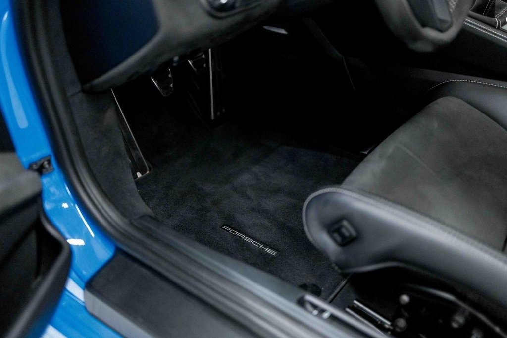 Porsche 718 Cayman GT4