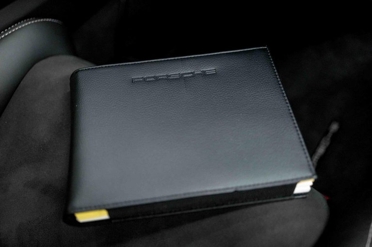 Porsche 718 Cayman GT4