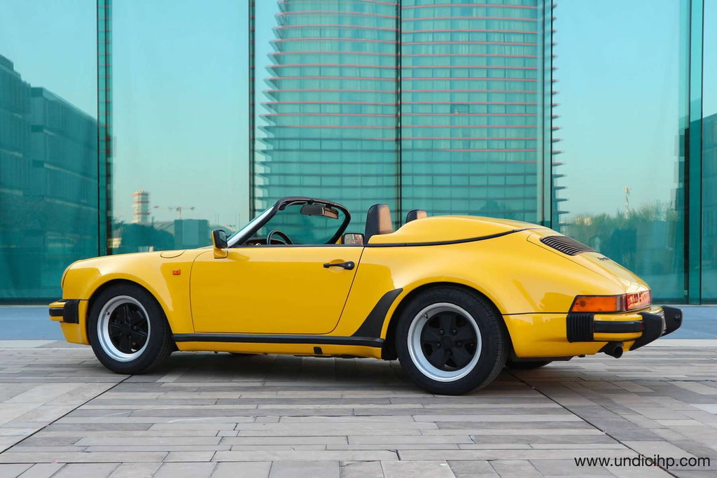 Porsche 911 Carrera 3.2 Speedster