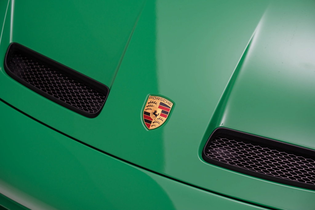 Porsche 992 GT3 Touring