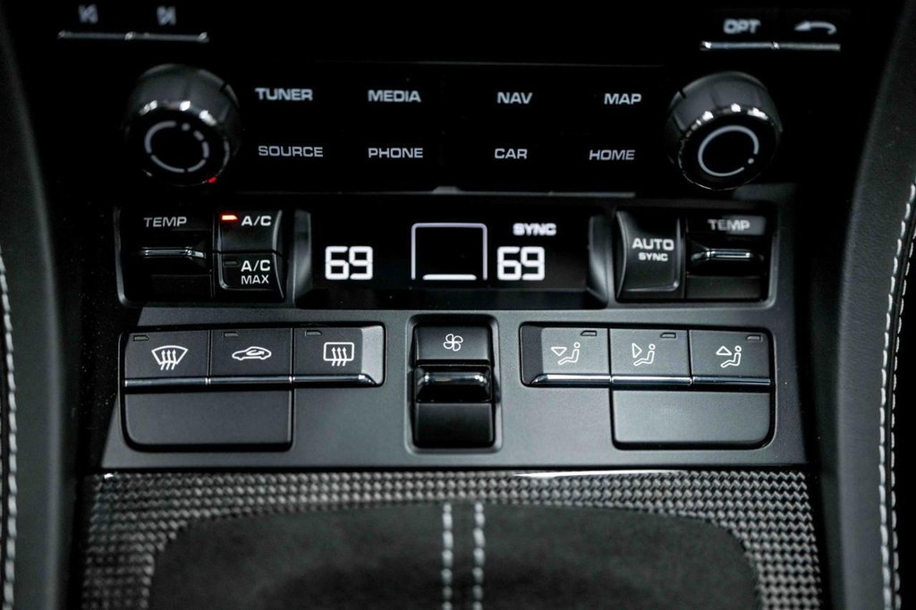 Porsche 718 Cayman GT4