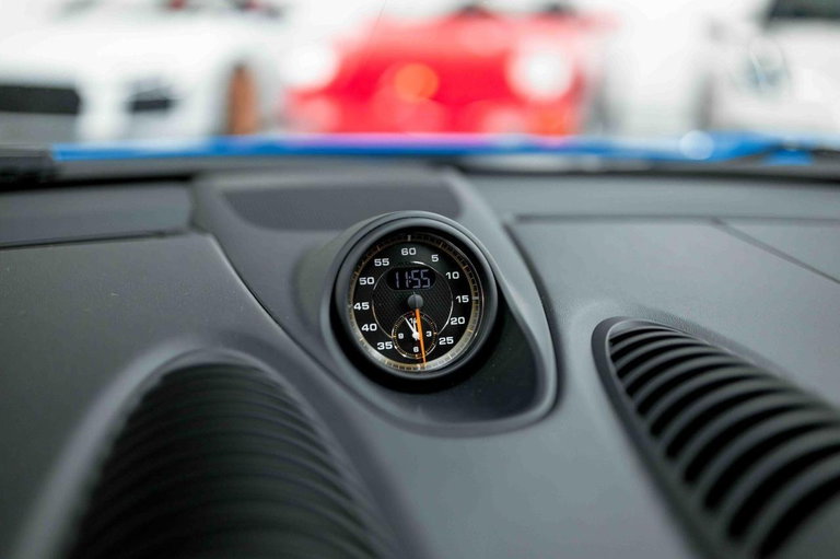 Porsche 718 Cayman GT4