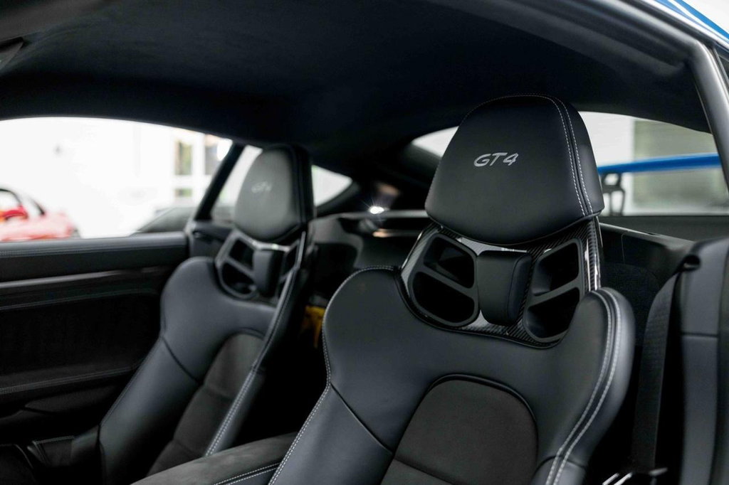 Porsche 718 Cayman GT4