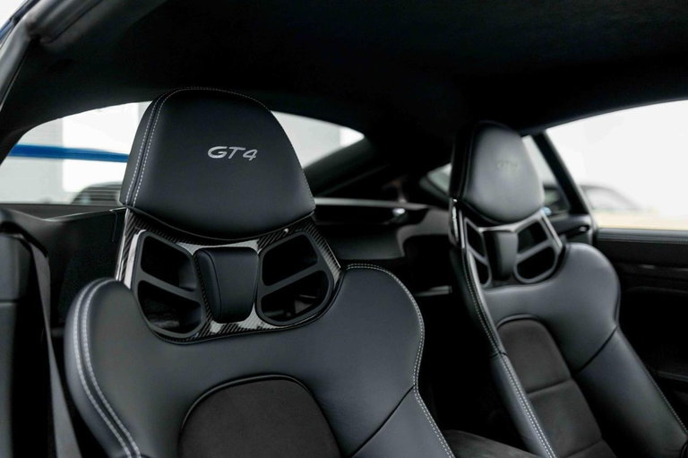 Porsche 718 Cayman GT4