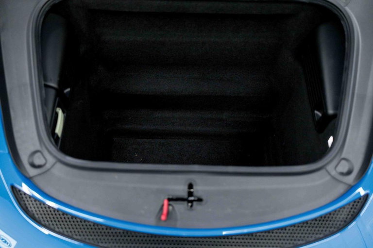 Porsche 718 Cayman GT4