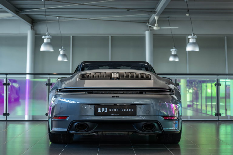 Porsche 992 Carrera